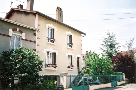 La maison derrière laquelle est tombée la 1re bombe en juin 1940