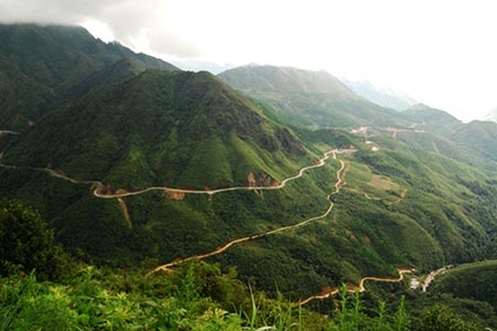 From Tourane to Hué. The Ocean Cloud Pass