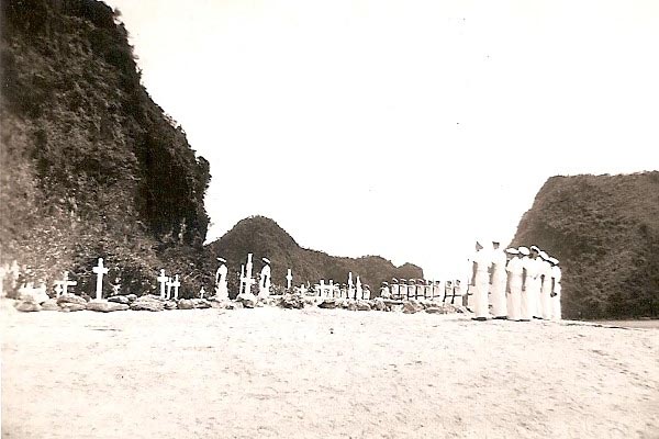 Cắt Năng: the Sailors' Cemetery