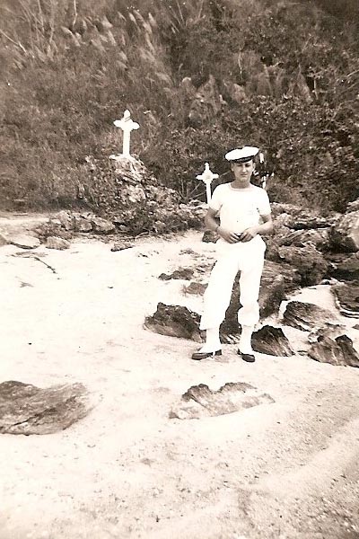 Cắt Năng: the Sailors' Cemetery